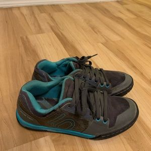 Ladies Size 10 Five Ten Mountain Bike Shoes